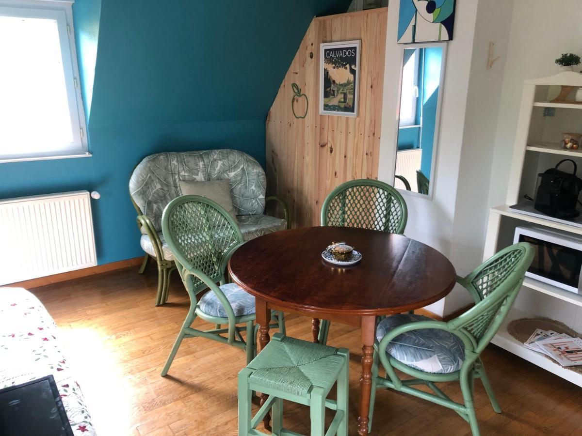 Grande Chambre Familiale Verte Tout Bonnement Bien Putot-en-Auge Exterior photo