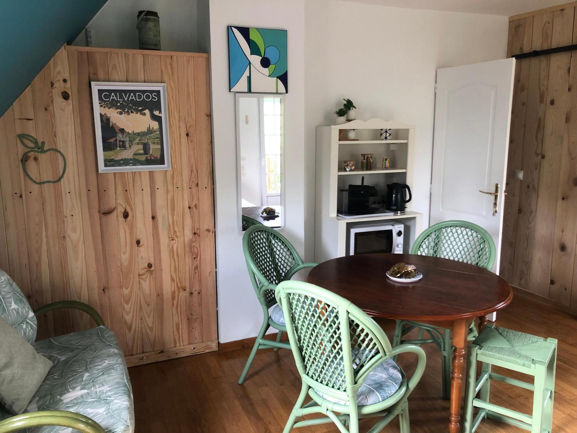 Grande Chambre Familiale Verte Tout Bonnement Bien Putot-en-Auge Exterior photo